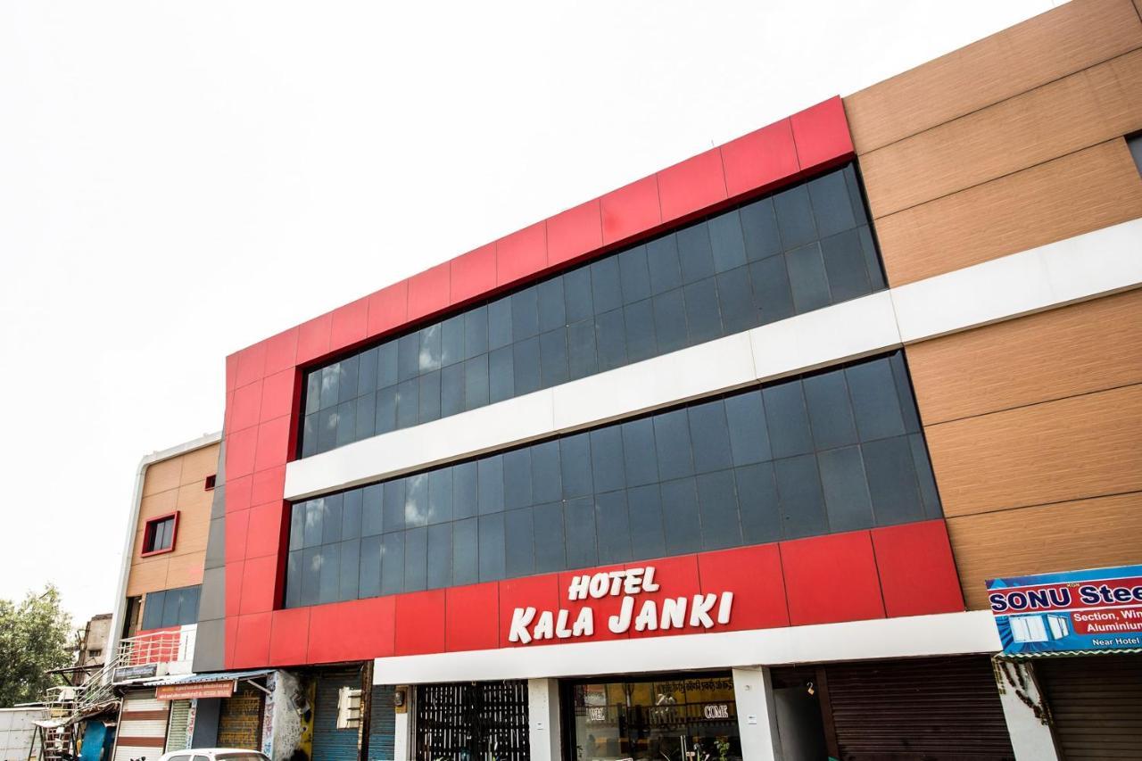 Oyo 39381 Kalajanki Hotel Ujjain Exterior foto
